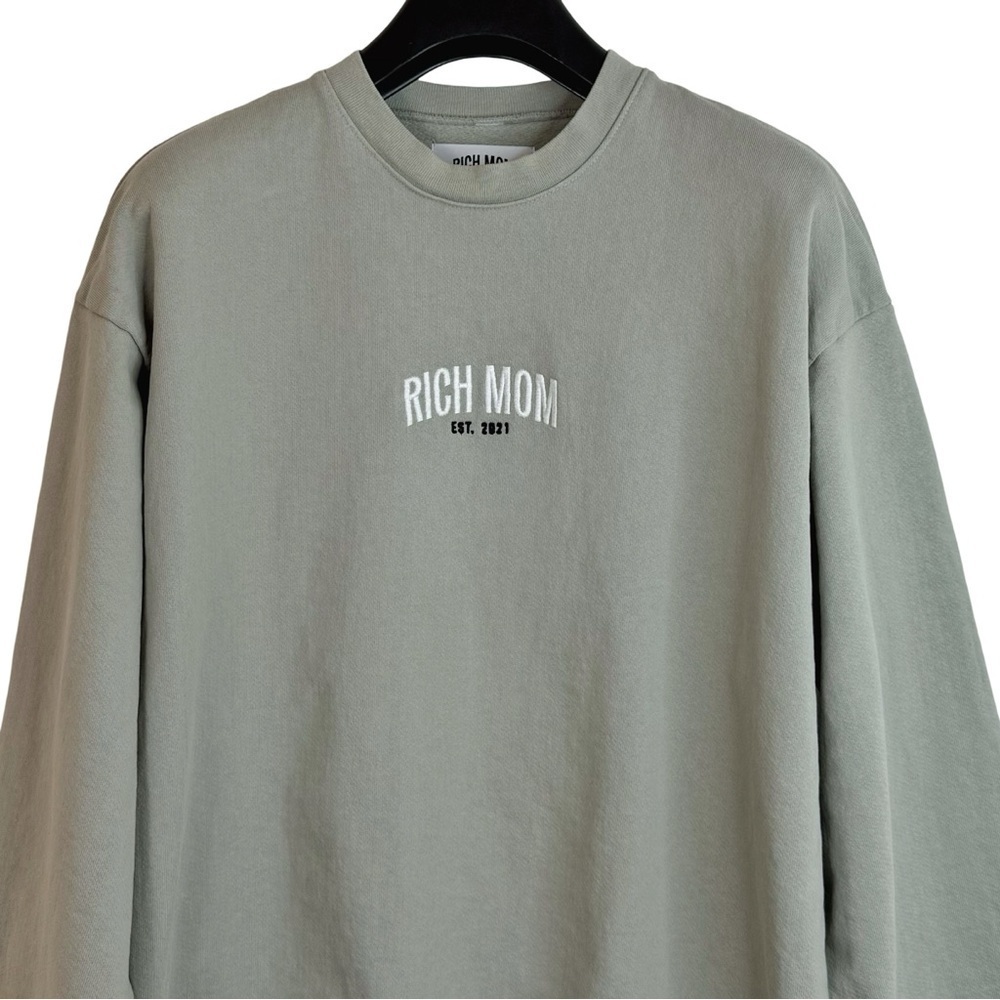 RICH MOM GEAR Women's Light Mute Olive Heavyweight Embroidered Logo Sweatshirt L